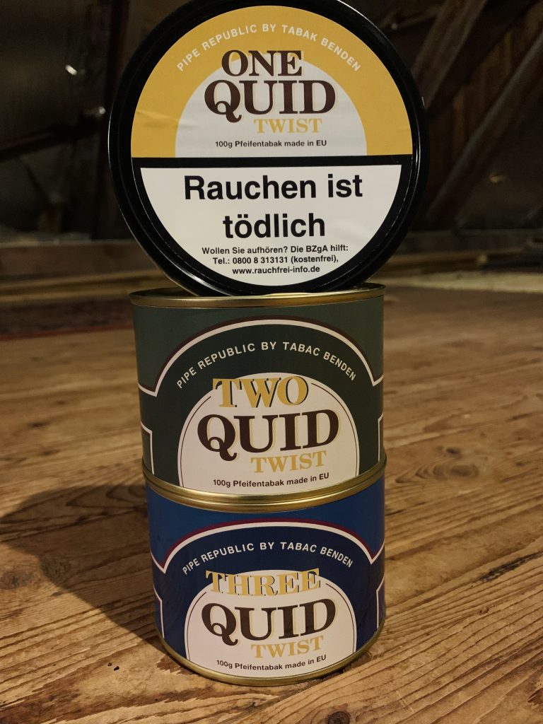 Ein Stapel aus je einer Dose One Quid, Two Quid und und Three Quid von Pipe Republic.